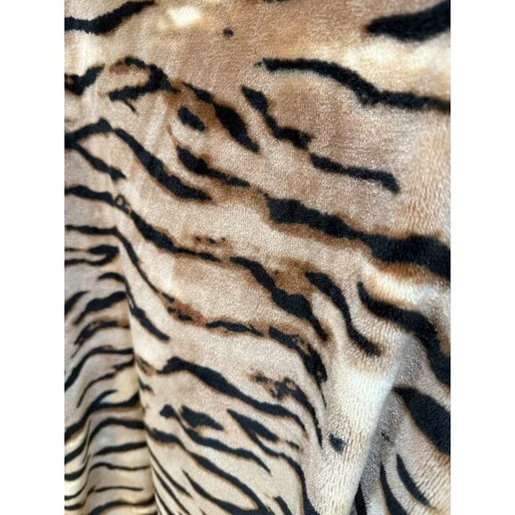 Victorias Secret Tiger Print Robe Sz M/L Women's Plush Brown Black Animal - Picture 9 of 9